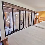 Chloe - Modern Loft Sorbonne Notre-Dame Historic