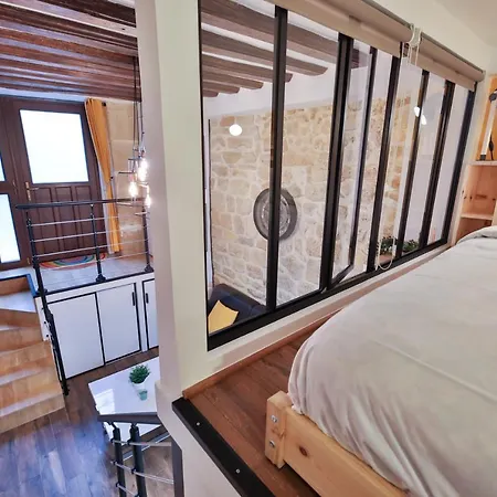 Chloé - Modern Loft Sorbonne Notre-dame Historic *