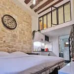 Chloe - Modern Loft Sorbonne Notre-Dame Historic